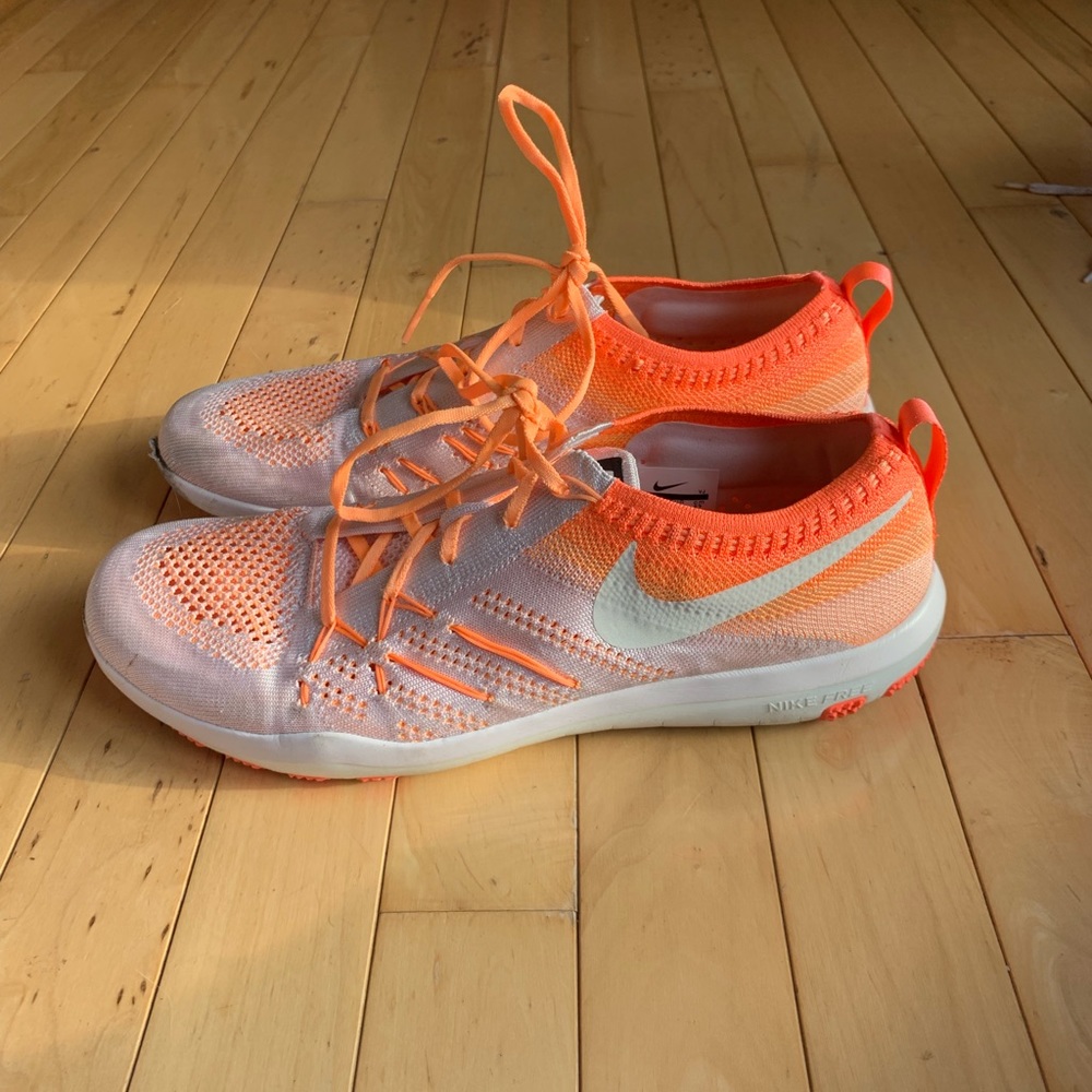 Nike Focus Flyknit Free Runs